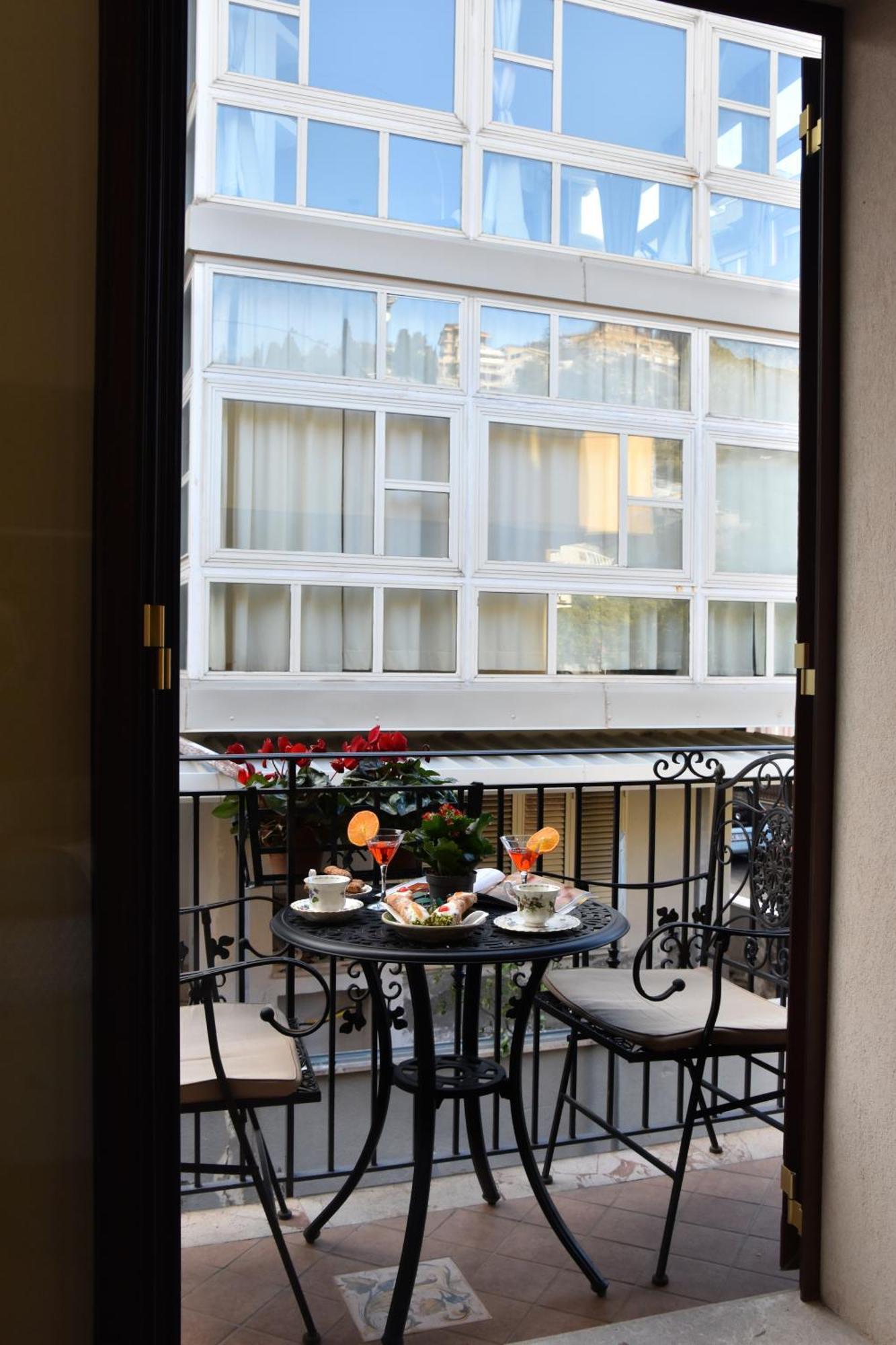 Gloden House Apartments Таормина Экстерьер фото